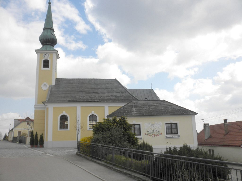 Kirche hl. Johannes Nepomuk / Pfarre Unterbergern